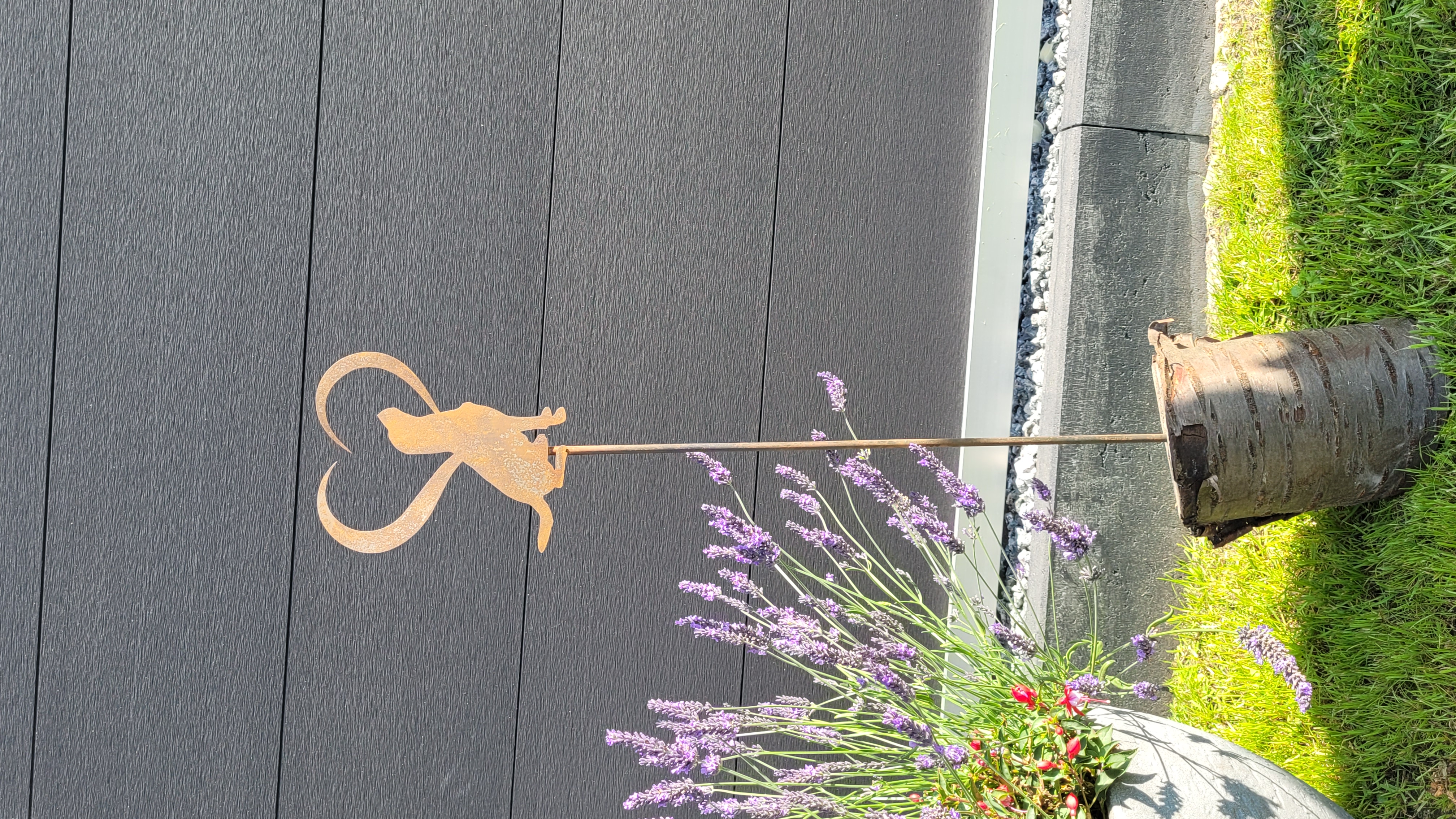 Gartenstecker „Hund mit Herz"